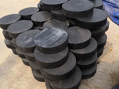 麻栗坡板式橡胶支座由若干层橡胶片与薄钢板经加压硫化